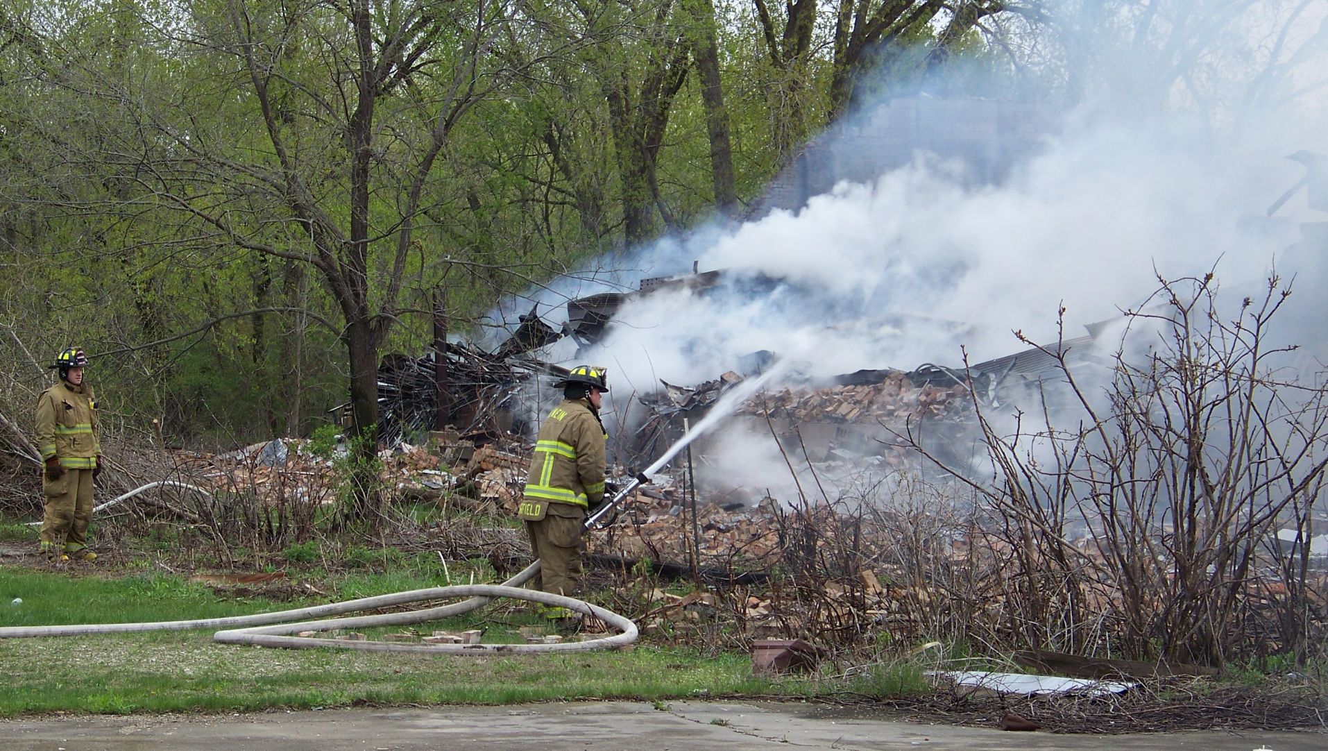 050217jr-oelwein-fire-a